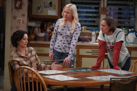 THE CONNERS - “Two Proposals, a Homecoming and a Bear” – Big changes are coming for the Conners, with not one but TWO proposals. Plus, Jackie uses her “JEOPARDY!” infamy to her advantage on the season finale of “The Conners,” airing WEDNESDAY, MAY 19 (9:00-9:31 p.m. EDT), on ABC. (ABC/Eric McCandless)
SARA GILBERT, LECY GORANSON, LAURIE METCALF
