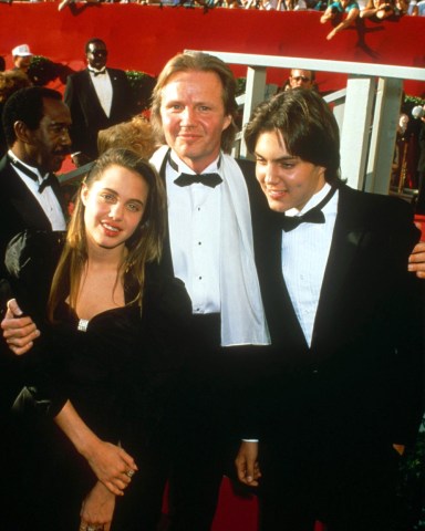 Jon Voight with Daughter Angelina Jolie and Son James Haven
Oscars Awards Ceremony, Los Angeles, America - 1988