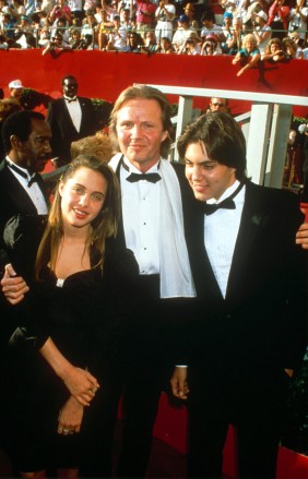 Jon Voight, Kızı Angelina Jolie ve Son James Haven ile Oscar Ödül Töreni, Los Angeles, Amerika - 1988