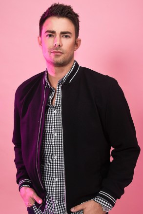 'The Burn Cookbook' author & 'Mean Girls' star Jonathan Bennett stops by HollywoodLife's NYC studio.