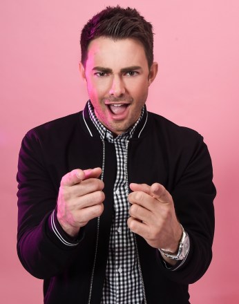 'The Burn Cookbook' author & 'Mean Girls' star Jonathan Bennett stops by HollywoodLife's NYC studio.