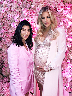 Khloe Kardashian Kourtney Kardashian