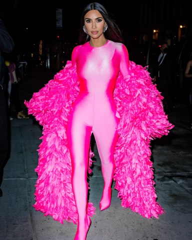 Kim Kardashian stuns in a hot pink feathered catsuit as she celebrates her first hosting gig on SNL at Zero Bond.Pictured: Kim KardashianRef: SPL5264884 101021 NON-EXCLUSIVEPicture by: @TheHapaBlonde / SplashNews.comSplash News and PicturesUSA: +1 310-525-5808London: +44 (0)20 8126 1009Berlin: +49 175 3764 166photodesk@splashnews.comWorld Rights