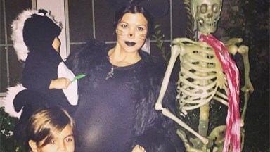 pregnant celebs baby bump halloween costumes
