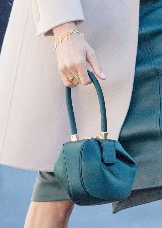 Meghan Markle’s Bags — Pics Of Her Handbags – Hollywood Life