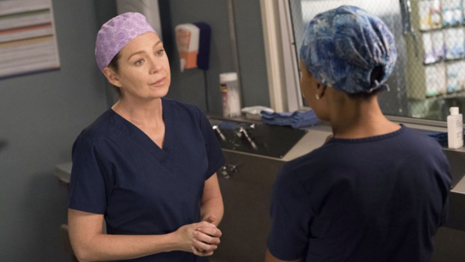 ‘Grey’s Anatomy’ Teddy Tell Owen She’s Pregnant — Season 15 Episode 8