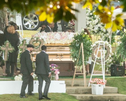 Tragic Kim Porter's golden casket spotted at graveyard as Sean 'Diddy' Combs and mourners gather. The rap superstar was joined by family as well as a host of celebrities including Usher, Mary J Blige, Winnie Harlow and Lil Kim as they convened at Evergreen Memorial in Columbus, GA, after a funeral on Saturday (nov 24). Porter, who died suddenly after battling the flu, will be laid to rest in a flashy golden casket next to her mother Sarah Porter who died in 2014.Pictured: diddy,celebritiesRef: SPL5044310 241118 NON-EXCLUSIVEPicture by: Christopher Oquendo / SplashNews.comSplash News and PicturesLos Angeles: 310-821-2666New York: 212-619-2666London: 0207 644 7656Milan: 02 4399 8577photodesk@splashnews.comWorld Rights