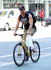 New York City, NY  - *EXCLUSIVE*  - Justin Theroux shows his toned arms and wears a Selena Gomez “Spring Breakers” movie tank top shirt during a bike ride around Manhattan’s Soho area.

Pictured: Justin Theroux

BACKGRID USA 25 JULY 2023 

BYLINE MUST READ: BrosNYC / BACKGRID

USA: +1 310 798 9111 / usasales@backgrid.com

UK: +44 208 344 2007 / uksales@backgrid.com

*UK Clients - Pictures Containing Children
Please Pixelate Face Prior To Publication*