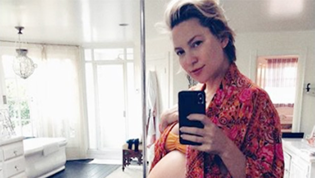 Ce gravidă fit! Kate Hudson arată perfect în al doilea trimestru de sarcină