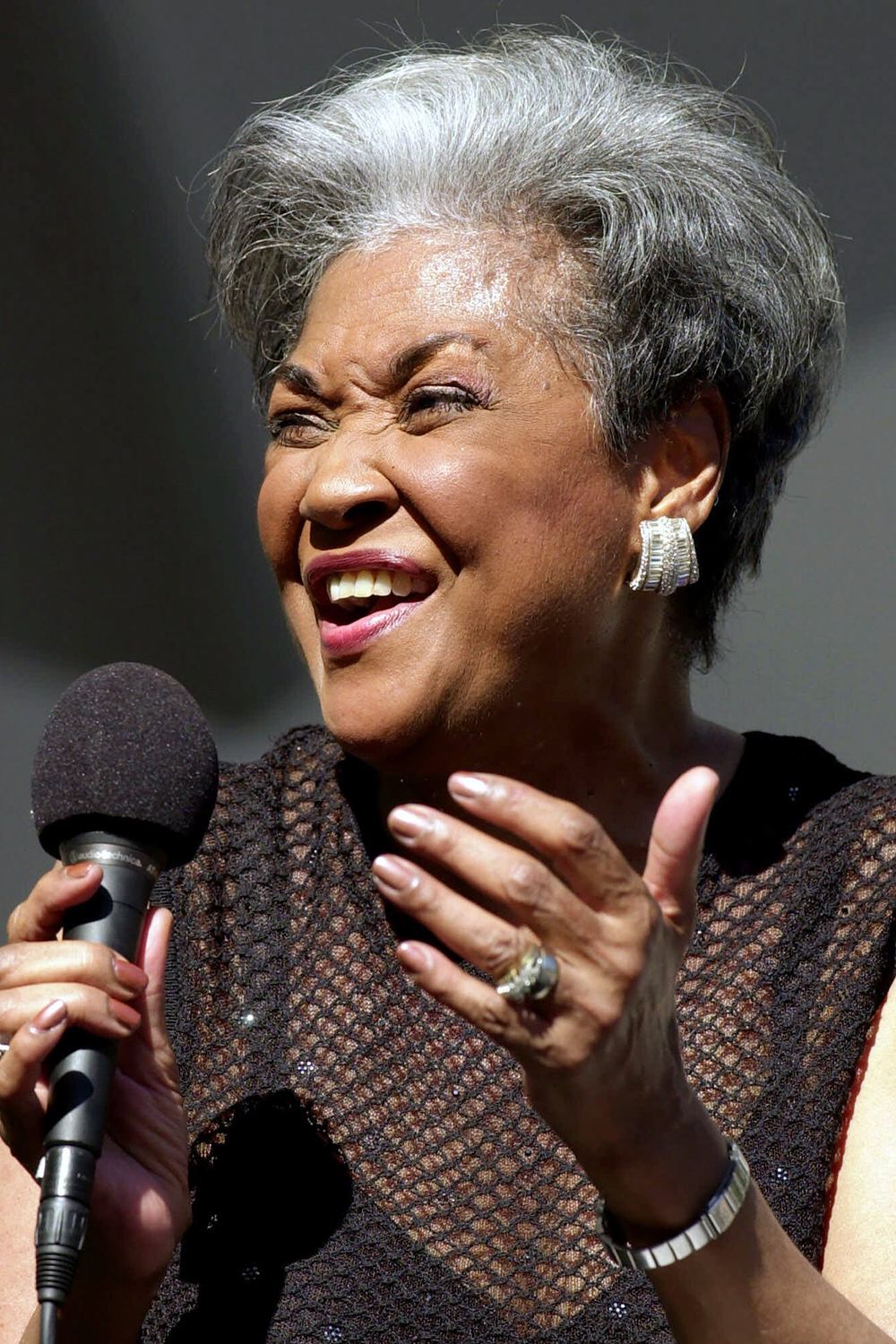 WILSON Grammy-winning vocalist Nancy Wilson sings during the Playboy Jazz Festival at the Hollywood Bowl in Los AngelesJAZZ FESTIVAL, LOS ANGELES, USA