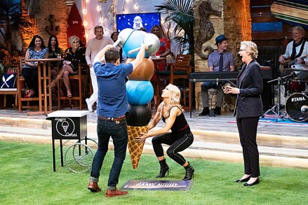HOLLYWOOD GAME NIGHT -- "Chrisley's Believe It Or Not" Episode 606 -- Pictured: (l-r) Andy, Nikki Glaser, Jane Lynch -- (Photo by: Vivian Zink/NBC)