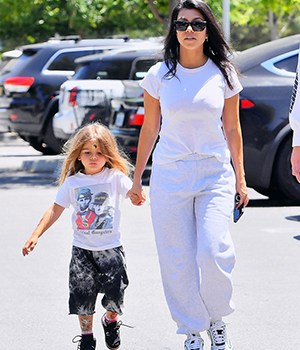 Kourtney Kardashian and daughter Reign head to the Erewhon healthy grocery store and bump into Willow Smith after 'Sunday Services' in Calabasas, CA ***SPECIAL INSTRUCTIONS*** Please pixelate children's faces before publication.***. 30 Jun 2019 Pictured: Kourtney Kardashian and daughter Reign head to the Erewhon healthy grocery store and bump into Willow Smith after 'Sunday Services' in Calabasas, CA. Photo credit: Marksman / MEGA TheMegaAgency.com +1 888 505 6342 (Mega Agency TagID: MEGA456201_001.jpg) [Photo via Mega Agency]