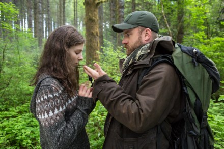 (l to r.) Thomasin Harcourt McKenzie as Tom and Ben Foster as Will star in Debra Granik's LEAVE NO TRACE, a Bleecker Street release.