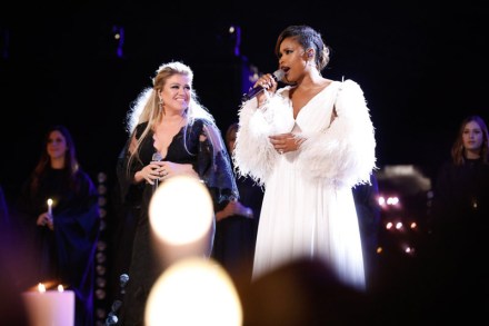 THE VOICE -- "Live Finale Results" Episode 1519B -- Pictured: (l-r) Kelly Clarkson, Jennifer Hudson -- (Photo by: Trae Patton/NBC)