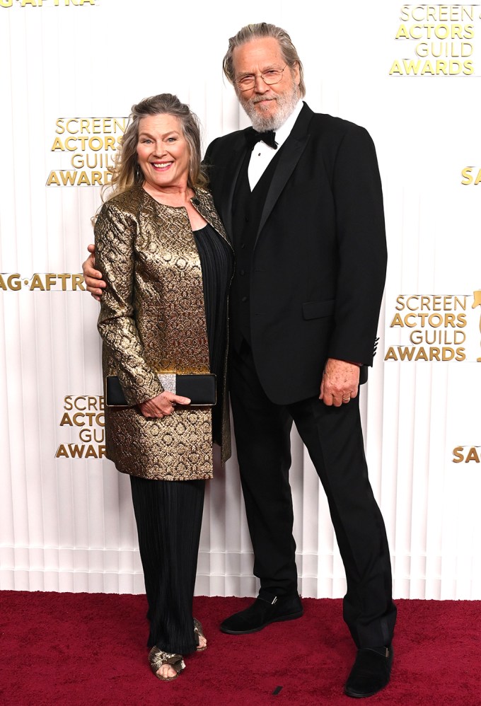 Jeff Bridges and his wife at the 2023 SAG Awards