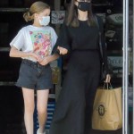 Los Feliz, CA - *EXCLUSIVE* - Angelina Jolie celebrates Mother's Day weekend shopping with her daughter Vivianne Jolie-Pitt. The pair shop at Petco for a few items and stop by a newsstand in Los Feliz for some reading material.
Pictured: Angelina Jolie, Vivianne Jolie-Pitt
BACKGRID USA 7 MAY 2021
USA: +1 310 798 9111 / usasales@backgrid.com
UK: +44 208 344 2007 / uksales@backgrid.com
*UK Clients - Pictures Containing Children
Please Pixelate Face Prior To Publication*