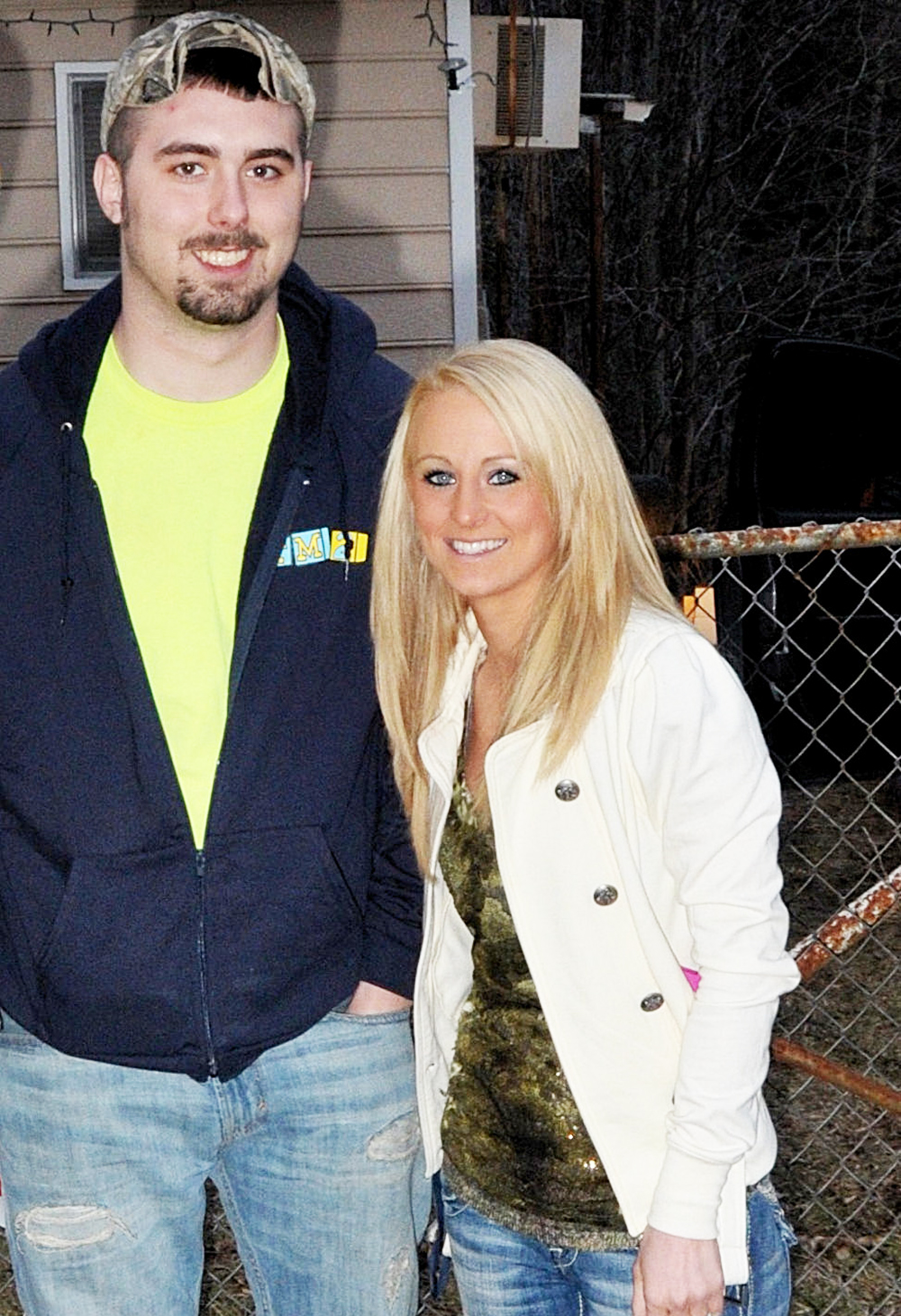 'Teen Mom' Leah and Corey Simms smile together, Feb 14, 2011