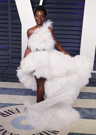 Lupita Nyong'o Vanity Fair Oscar Partisi, Gelenler, Los Angeles, ABD - 24 Şubat 2019 Oscar De La Renta Podyum Modeli ile Aynı Kıyafeti Giyiyor *10102982bl