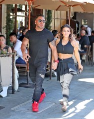 Ronnie Ortiz-Magro & Jen Harley From Jersey Shore have lunch at Il Pastaio in Beverly Hills, CA

Pictured: Ronnie Ortiz-Magro & Jen Harley
Ref: SPL5121340 031019 NON-EXCLUSIVE
Picture by: SplashNews.com

Splash News and Pictures
USA: +1 310-525-5808
London: +44 (0)20 8126 1009
Berlin: +49 175 3764 166
photodesk@splashnews.com

World Rights