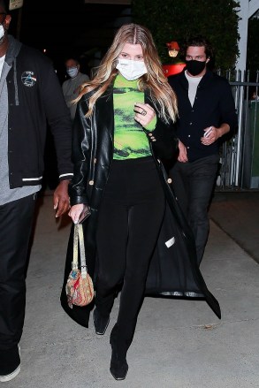 Santa Monica, CA  - *EXCLUSIVE* Sofia Richie is escorted to her ride by a bodyguard after dinner with her new Cha Cha Matcha founder boyfriend Matthew Morton at Giorgio Baldi in Santa Monica.Pictured: Sofia Richie, Matthew MortonBACKGRID USA 7 NOVEMBER 2020 BYLINE MUST READ: BACKGRIDUSA: +1 310 798 9111 / usasales@backgrid.comUK: +44 208 344 2007 / uksales@backgrid.com*UK Clients - Pictures Containing ChildrenPlease Pixelate Face Prior To Publication*