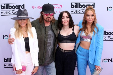 Letitia Cyrus, Billy Ray Cyrus, Noah Cyrus et Brandi Cyrus Billboard Music Awards, arrivées, Las Vegas, États-Unis - 21 mai 2017