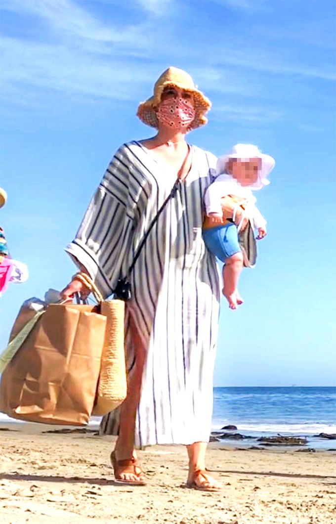 Katy Perry & Family Enjoy A Beach Day