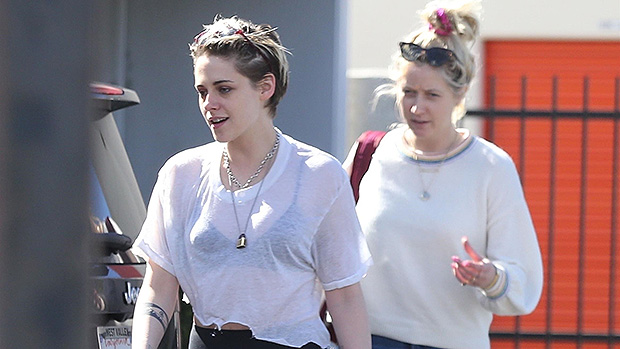 Kristen Stewart: Chanel Muse Steps Out Before Karl Lagerfeld Passing –  Hollywood Life