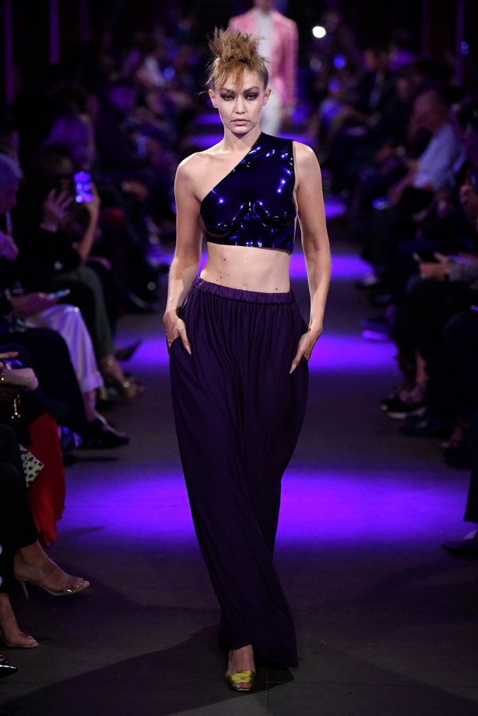 Models Showing Abs At Fashion Shows: Pics Of Gigi Hadid & More ...