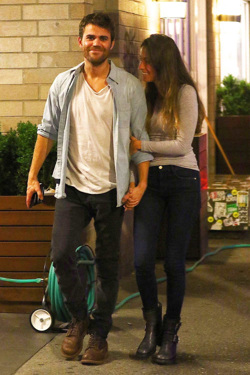 New York, NY - *EXCLUSIVE* - Actor Paul Wesley was spotted romantically kissing a mystery woman after a romantic dinner at Sant Ambroeus in SoHo, NY. The Vampire Diaries star who split from wife Torrey DeVitto in 2013 was seen sharing some sweet PDA with his date at a night out in NYC. Pictured: Paul Wesley BACKGRID USA JUNE 21, 2018 BYLINE MUST READ: BlayzenPhotos / BACKGRID USA: +1 310 798 9111 / usasales@backgrid.com UK: +44 208 344 2007 / uksales@backgrid.com *UK Customers - Photos containing children, please pixelate the face before publication*