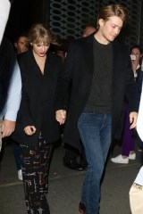 New York, NY  - Taylor Swift and Joe Alwyn make a rare public appearance together leaving the SNL after-party in NYC.

Pictured: Taylor Swift, Joe Alwyn

BACKGRID USA 6 OCTOBER 2019 

BYLINE MUST READ: @TheHapaBlonde / BACKGRID

USA: +1 310 798 9111 / usasales@backgrid.com

UK: +44 208 344 2007 / uksales@backgrid.com

*UK Clients - Pictures Containing Children
Please Pixelate Face Prior To Publication*