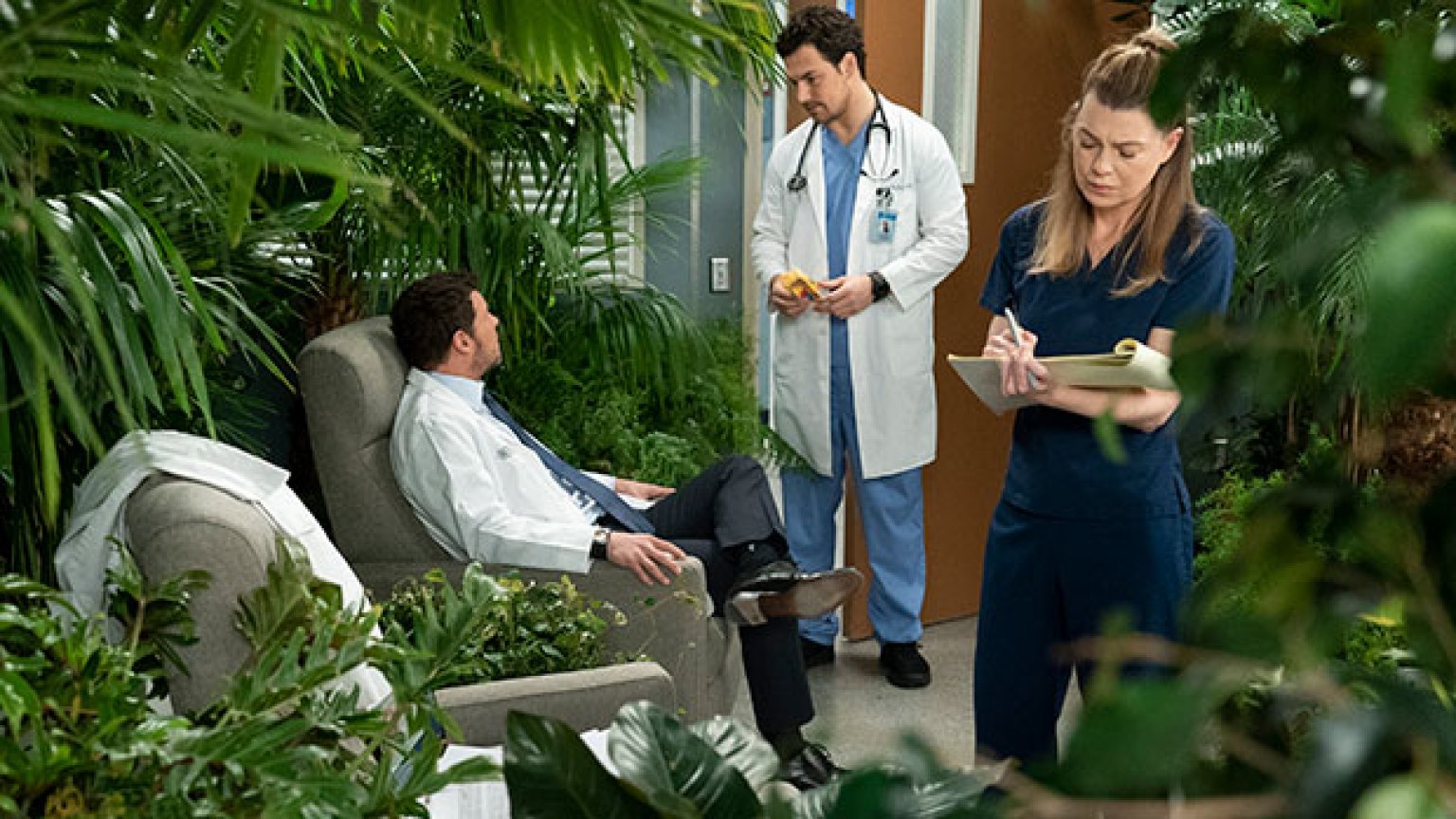‘Grey’s Anatomy’ Teddy’s Pregnancy Complication — Season 15 Episode 18