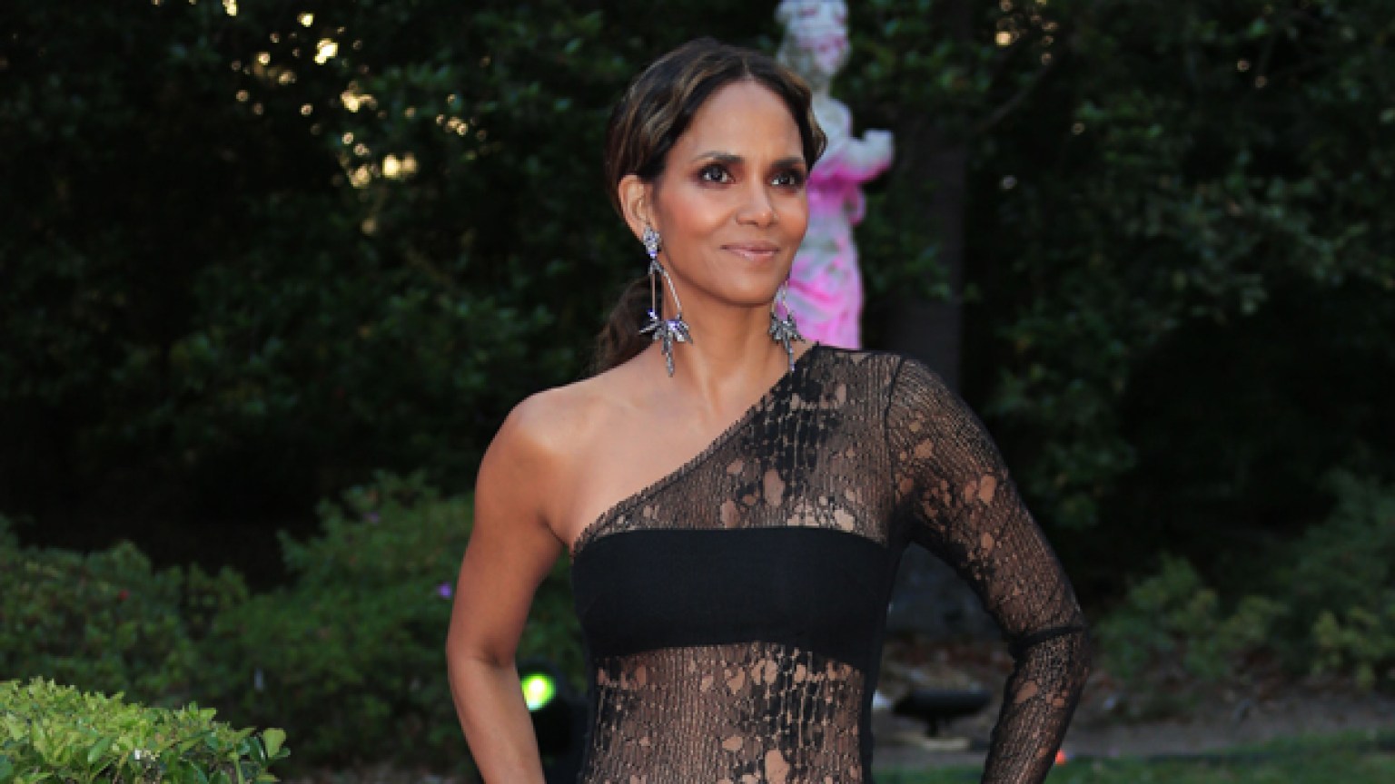 Halle Berry’s Diet Revealed By Personal Trainer In Interview