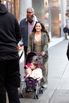 **USE CHILD PIXELATED IMAGES IF YOUR TERRITORY REQUIRES IT**Jenelle Evans and her husband David Eason takes their daughter Ensley Eason and their stepdaughter Maryssa Eason out for lunch in Times Square after attending a fashion show in New York City this morningPictured: Jenelle Evans,Ensley Eason,Maryssa Eason,David EasonRef: SPL5062093 080219 NON-EXCLUSIVEPicture by: Elder Ordonez / SplashNews.comSplash News and PicturesLos Angeles: 310-821-2666New York: 212-619-2666London: 0207 644 7656Milan: 02 4399 8577photodesk@splashnews.comWorld Rights, No Portugal Rights