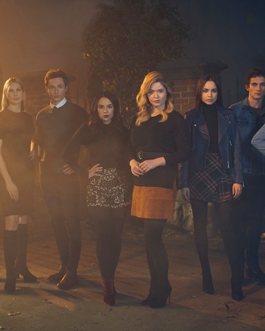 PRETTY LITTLE LIARS: THE PERFECTIONISTS - Freeform's "Pretty Little Liars: The Perfectionists" stars Hayley Erin as TBD, Kelly Rutherford as Claire, Graeme Thomas King as Jeremy, Janel Parrish as Mona, Sasha Pieterse as Alison, Sofia Carson as Ava, Eli Brown as Dylan, and Sydney Park as Caitlin. (Freeform/Kurt Iswarienko)
