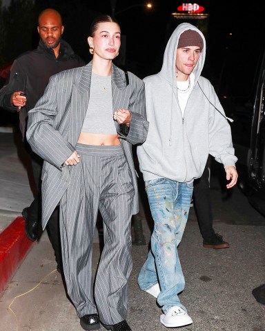West Hollywood, CA  - Justin Bieber and wife Hailey Bieber are seen making a dash to the car after enjoying an intimate date at the Birds Club in West Hollywood. The two lovebirds met up with good friend Kendall Jenner.Pictured: Justin Bieber, Hailey BieberBACKGRID USA 6 JANUARY 2023 BYLINE MUST READ: affinitypicture / BACKGRIDUSA: +1 310 798 9111 / usasales@backgrid.comUK: +44 208 344 2007 / uksales@backgrid.com*UK Clients - Pictures Containing ChildrenPlease Pixelate Face Prior To Publication*