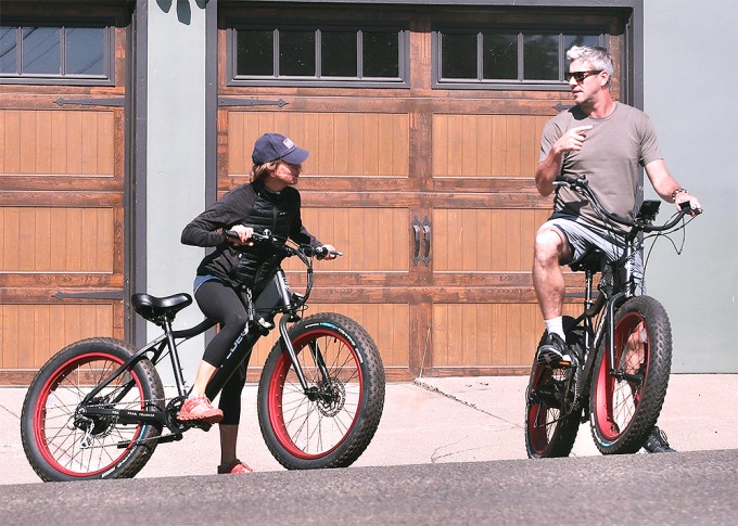 Renee Zellweger Going For A Bike Ride With Ant Anstead