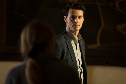 Matthew Goode as Matthew Clairmont, Teresa Palmer as Diana Bishop - A Discovery of Witches _ Season 1, Episode 3 - Photo Credit: Adrian Rogers/SundanceNow/Shudder/Bad Wolf