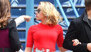 Scarlett Johansson Jeremy Renner