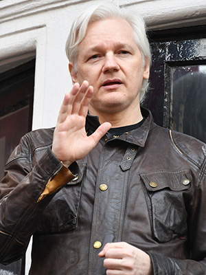 Julian Assange: Photos Of The WikiLeaks Co-Founder – Hollywood Life