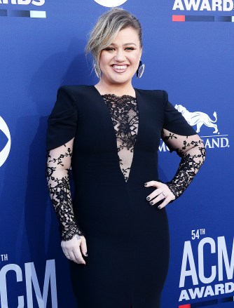 Kelly Clarkson 54th Annual ACM Awards Arribos, Grand Garden Arena, Las Vegas, EE. UU. - 07 de abril de 2019