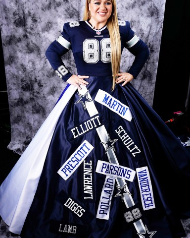 Kelly Clarkson poses for a photo before the NFL Honors award show ahead of the Super Bowl 57 football game, in Phoenix
Super Bowl Honors Football, Phoenix, United States - 09 Feb 2023