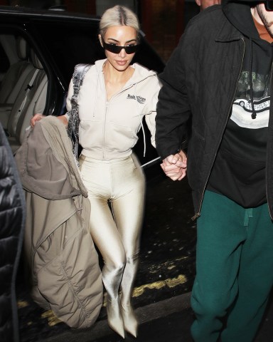 Kim Kardashian and Pete Davidson shopping in Mayfair. 31 May 2022 Pictured: Kim Kardashian and Pete Davidson. Photo credit: Raw Image LTD/MEGA TheMegaAgency.com +1 888 505 6342 (Mega Agency TagID: MEGA863687_003.jpg) [Photo via Mega Agency]