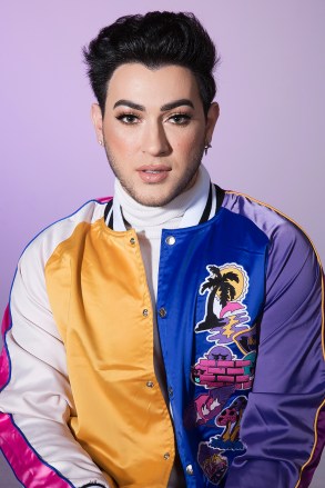 Manny MUA drops by HL to talk about Lunar Beauty & his upcoming projects.