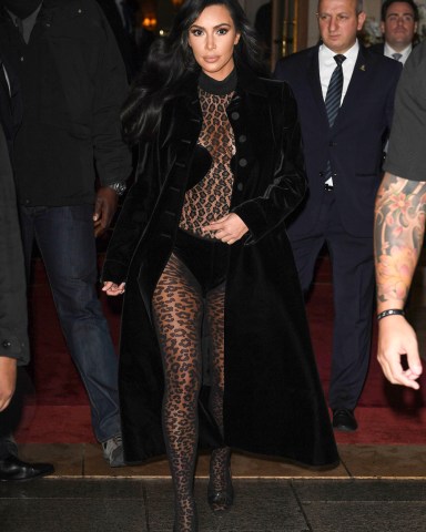 Kim KardashianKim Kardashian out and about, Paris, France - 06 Mar 2019Wearing Azzedine Alaia Same Outfit as catwalk model Naomi Campbell *188159a, Vintage (1991)