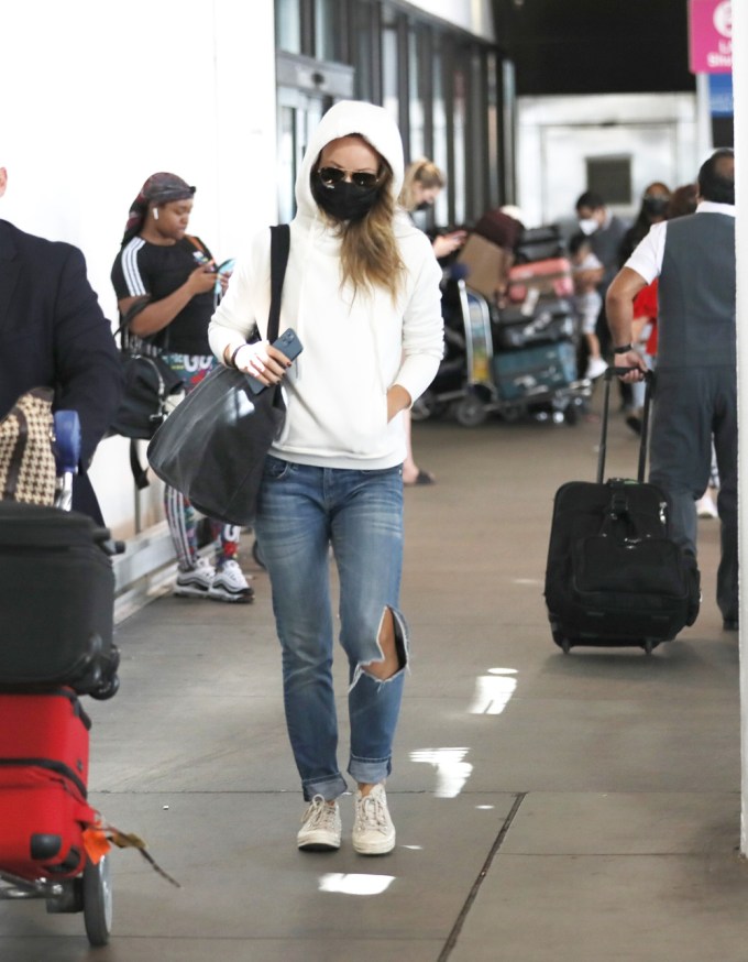 Olivia Wilde Returns To Los Angeles After An Italian Vacation