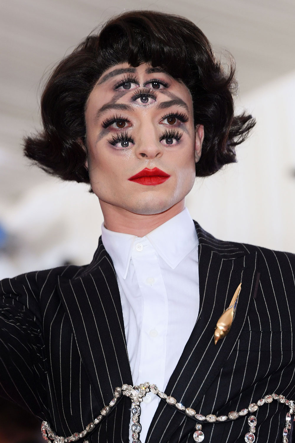 Ezra Miller's Outfit & Eyes Makeup At Met Gala 2019 — Photos – Hollywood  Life