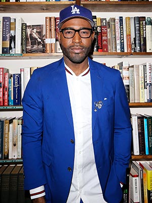 Karamo Brown: Pics Of The ‘Queer Eye’ Star – Hollywood Life