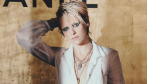 Kristen Stewart Braless