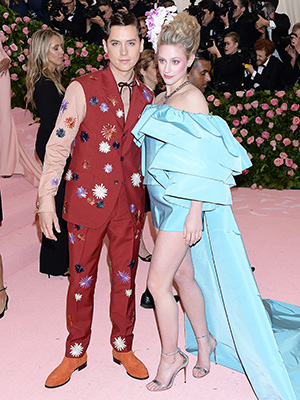 lili reinhart cole sprouse