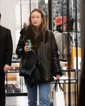EXCLUSIVE: Separated from singer Harry Styles, Olivia Wilde is in Paris with a female friend to celebrate New Year's Day. Paris on December 30, 2022. 30 Dec 2022 Pictured: Olivia Wilde. Photo credit: KCS Presse/MEGA TheMegaAgency.com +1 888 505 6342 (Mega Agency TagID: MEGA929415_011.jpg) [Photo via Mega Agency]